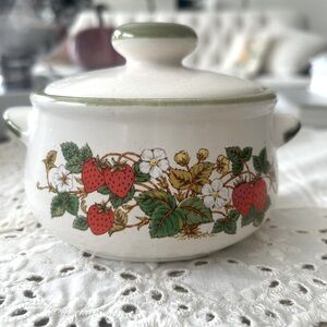 Vintage Ceramic Japan Strawberry Vine Pot With Lid. Oven Proof